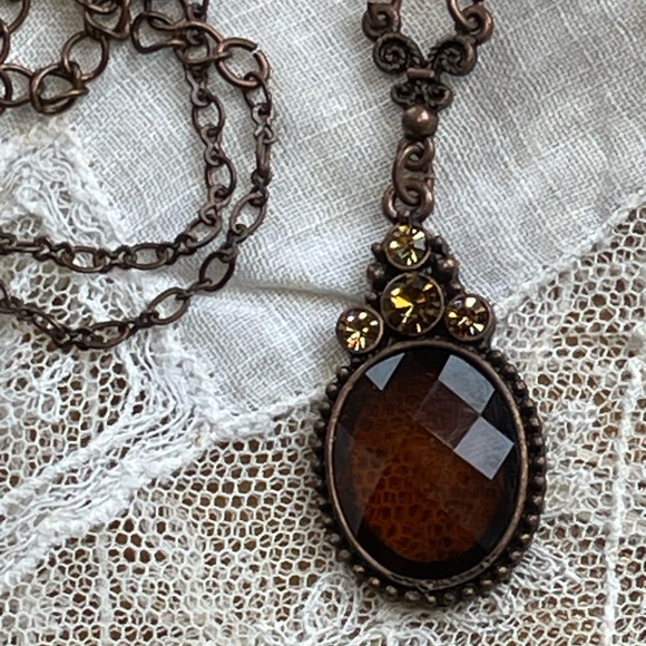 1928 Jewelry Co copper toned necklace with brown & crystal stones - Picture 2 of 7